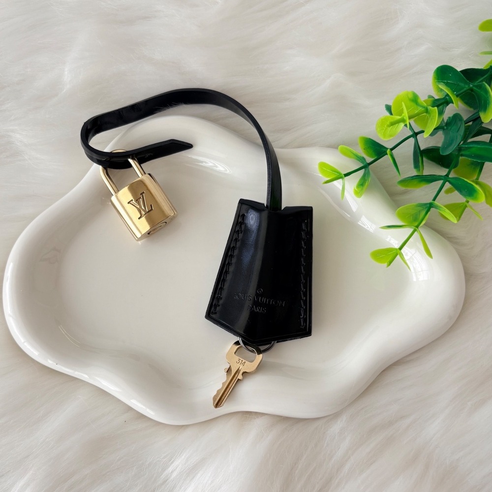 Louis Vuitton Black Vernis Leather Clochette Key Bell with Lock and Key 314
